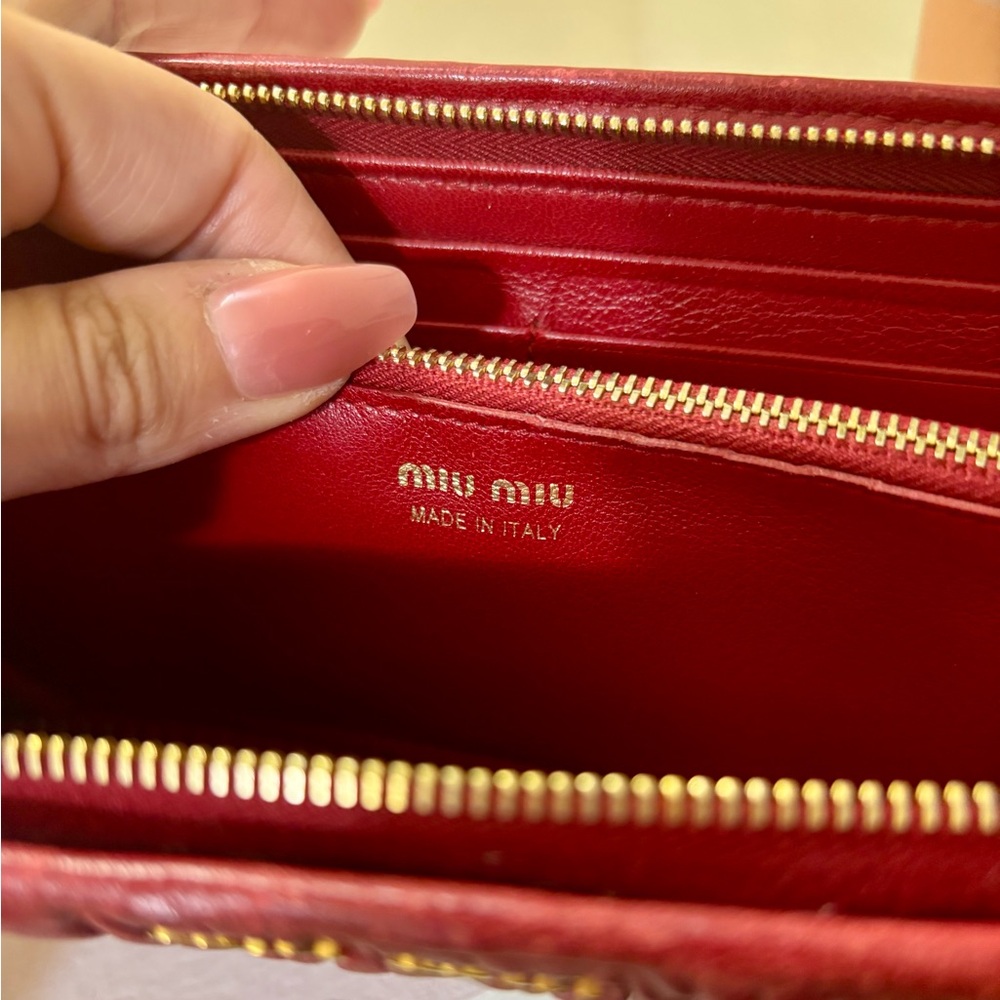 Miu Miu Large Matelassé Nappa Red Leather Long Wallet Zip Closure - Picture 6 of 9